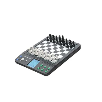 Шах с компютър за начинаещи, електронна дъска с говорещия английски, немски магнитни фигури, Програма за самообучение