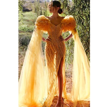 Приказно Асиметрични Ярко жълти Дантелени рокли за абитуриентски бал с прерязано и ръкави-накидками от тюл, Красиви ефирни Дълги рокли за абитуриентски бал