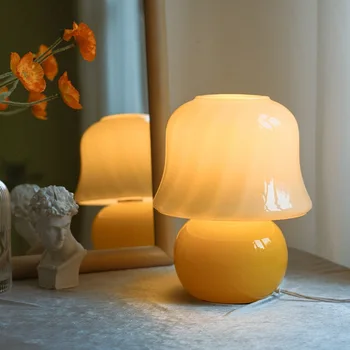 Френската модерна атмосфера, Кремаво-жълта стъклена Настолна лампа Спалня хол Deco Mushroom LED E27 Топло бяла настолна лампа